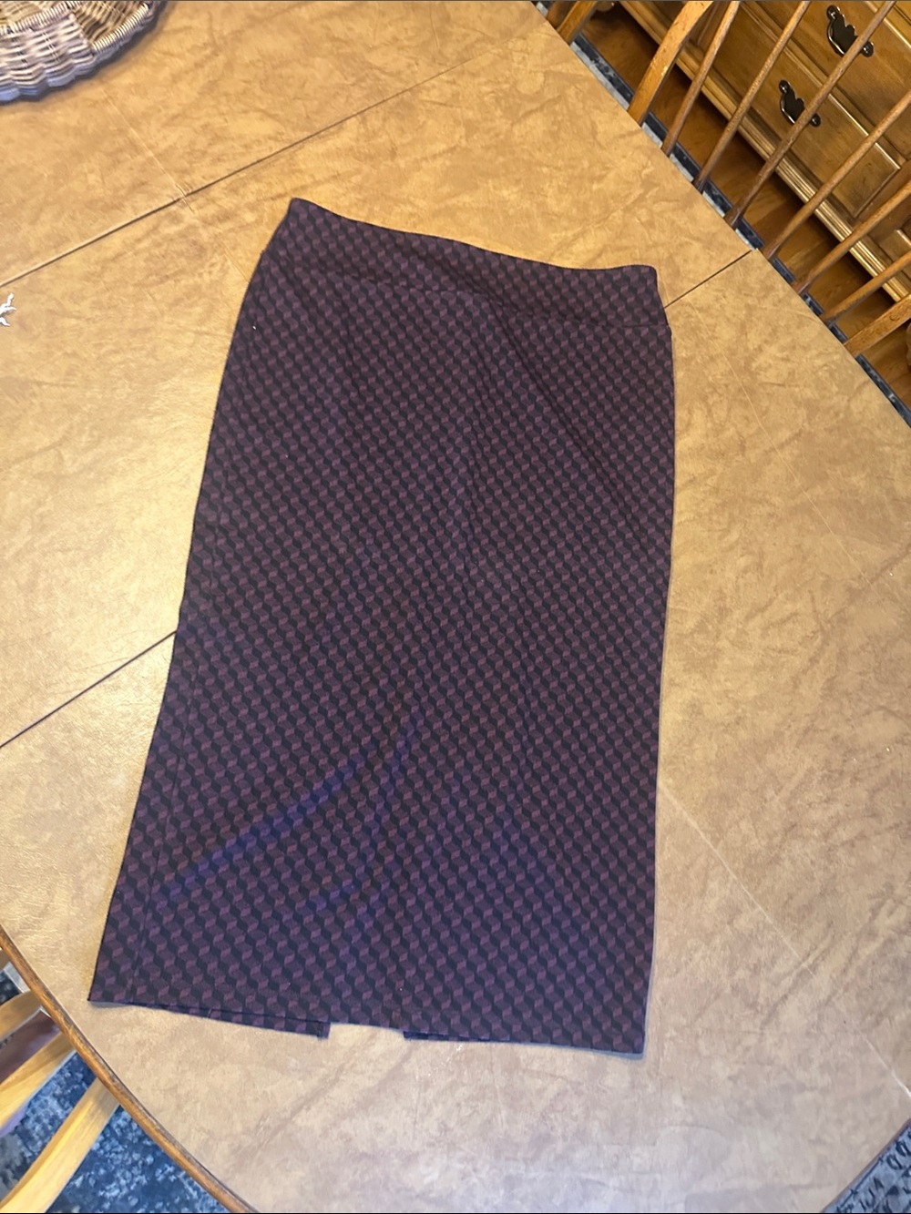 14th & Union Burgundy and Black Patterned Pencil Skirt